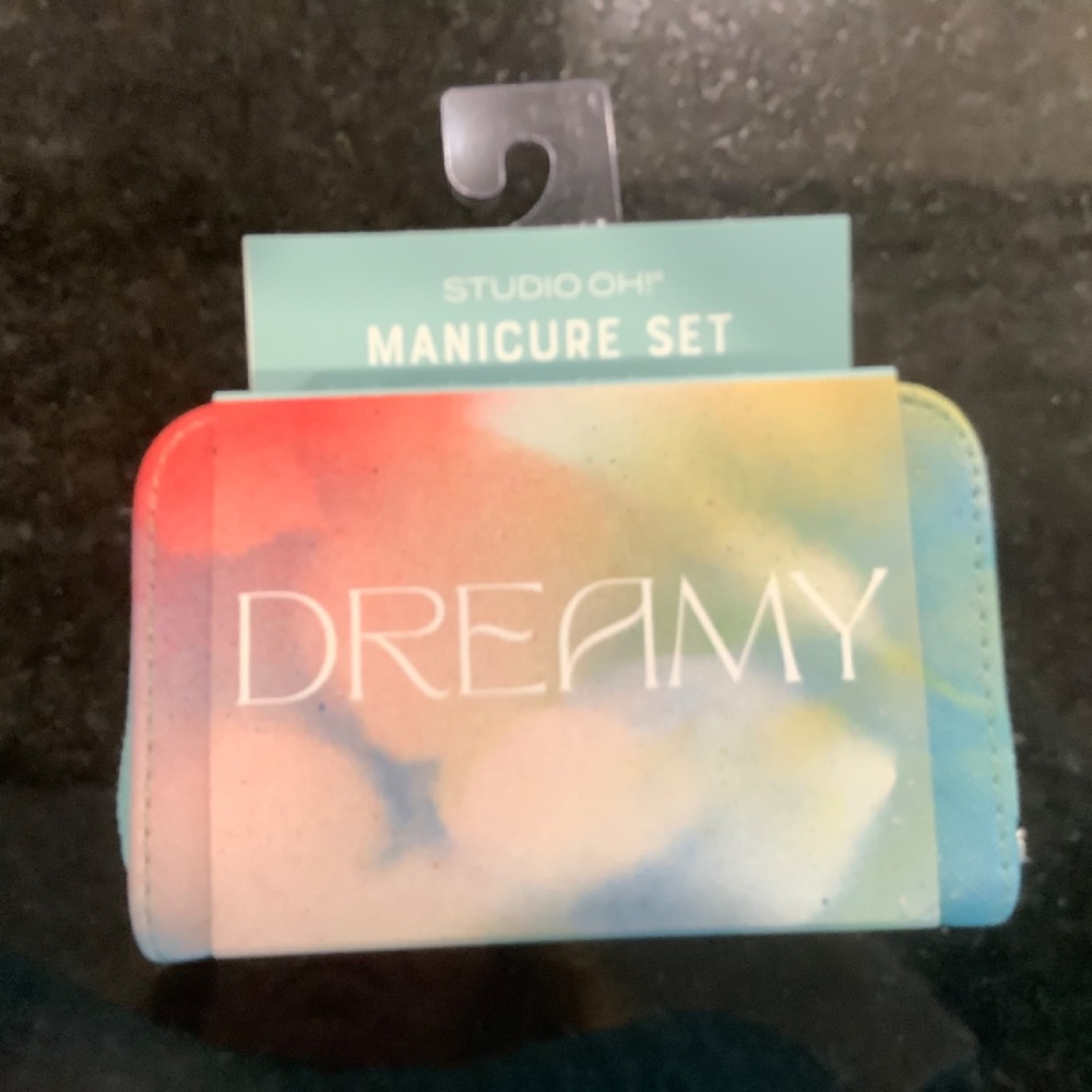 Manicure Set - Picture 6 of 7